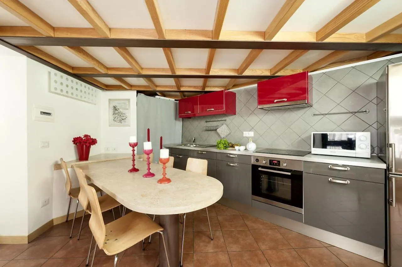 Inviting 3-Bed Apartment In Roma 4Mins To Colosseo 0*, Rome Italy
