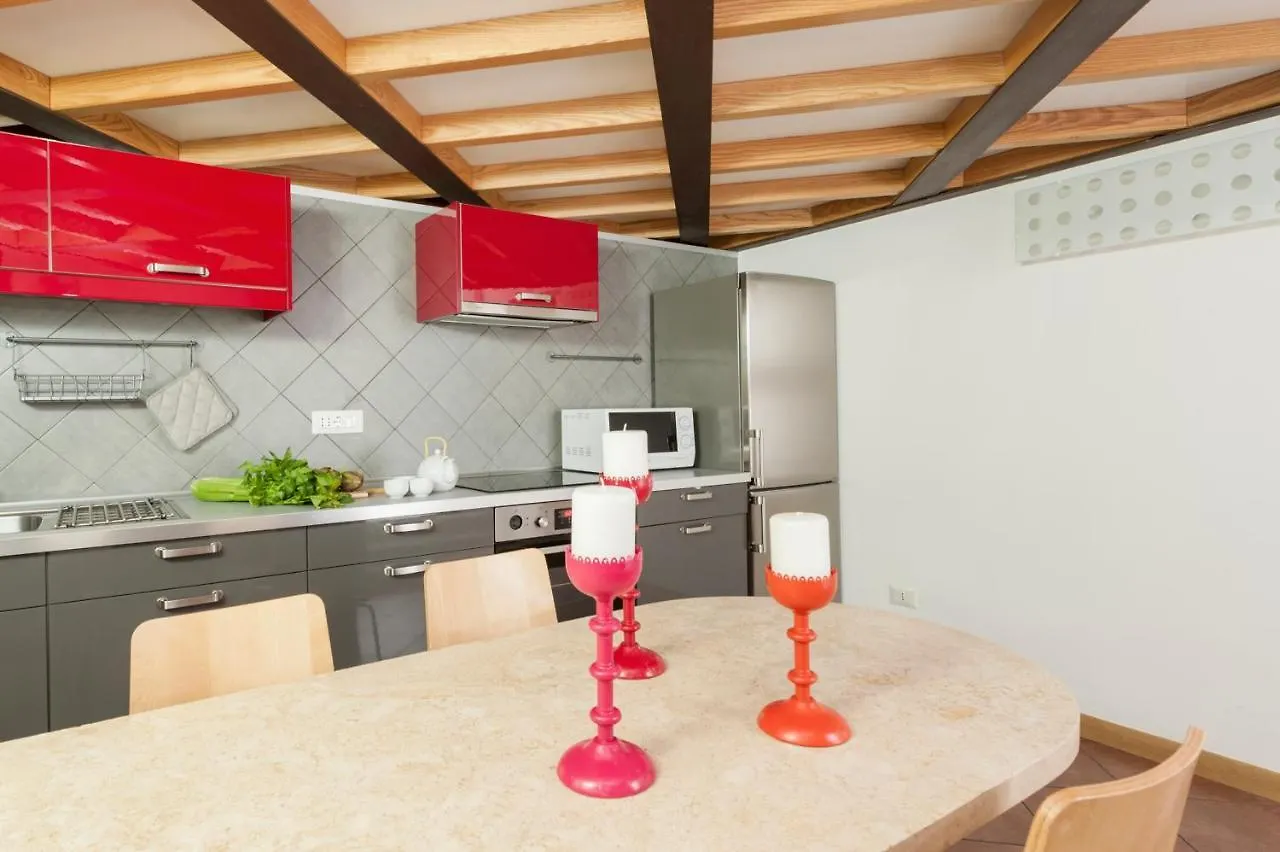 Inviting 3-Bed Apartment In Roma 4Mins To Colosseo Italy